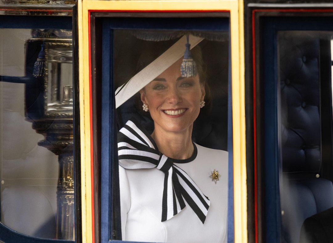 Una sonriente Kate Middleton reaparece en público mientras sigue su lucha contra el cáncer