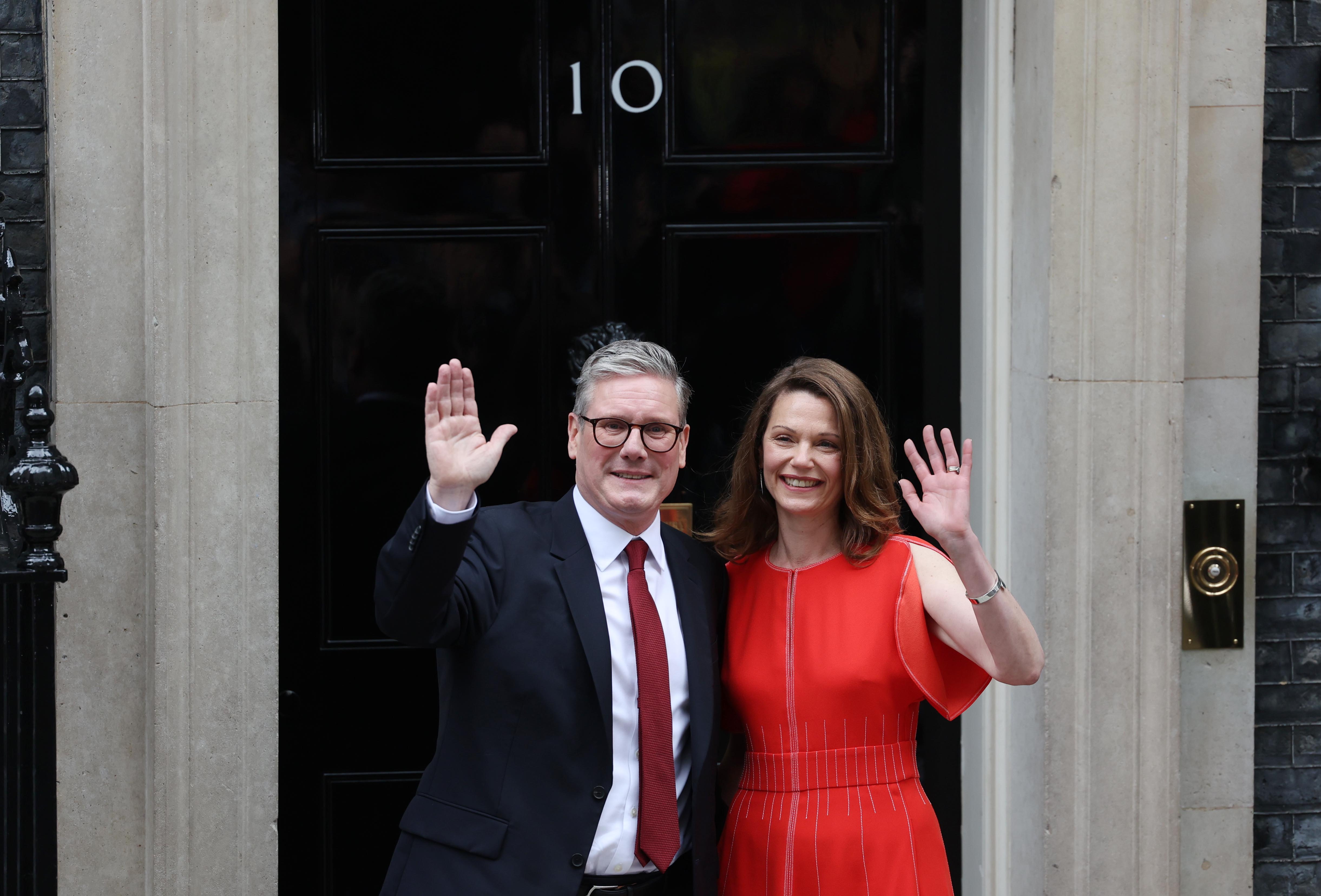 Keir Starmer se reúne por primera vez en Downing Street con su nuevo gabinete