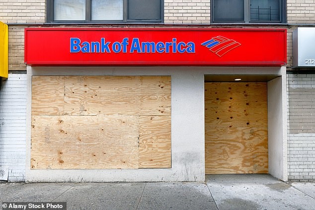 Importante banco de EEUU cerró 28 sucursales en una semana: ¿estás entre los afectados?
