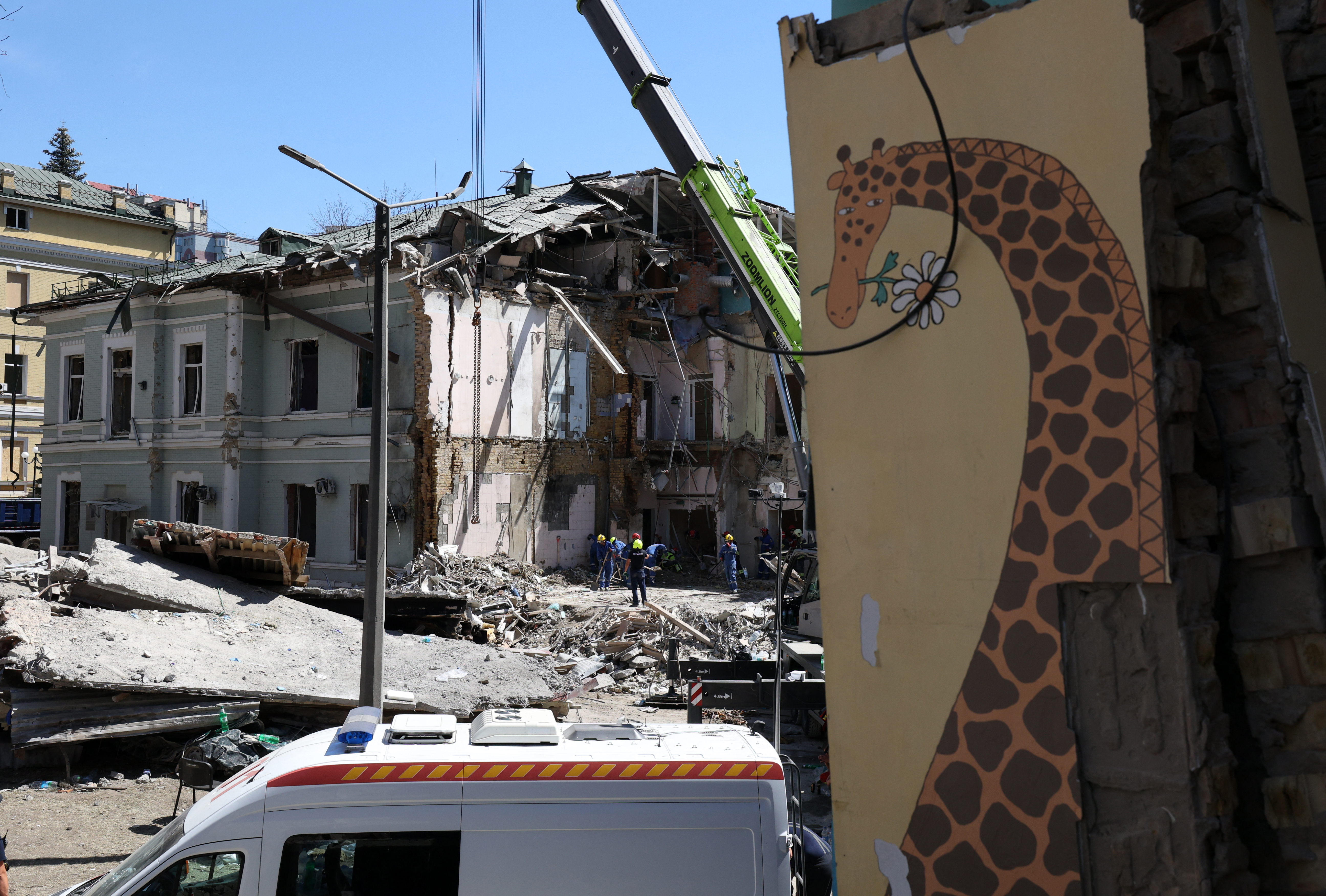 Ucrania pide a EEUU ayuda para reconstruir el hospital infantil atacado por Rusia