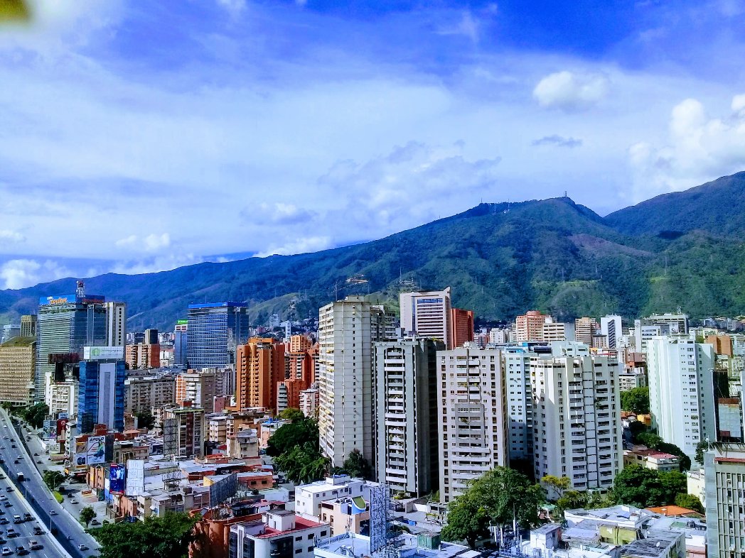 Reportan que varias zonas de Caracas amanecieron sin luz este #8Jul