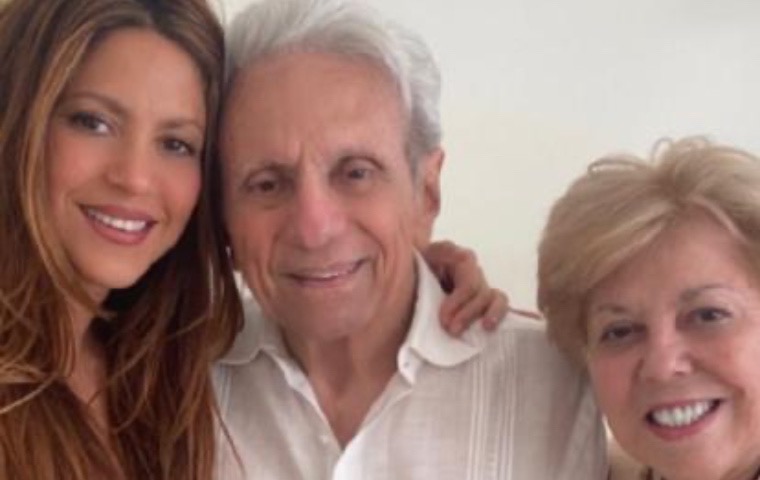 ¡Falso! Familiares desmienten rumores sobre hospitalización del padre de Shakira durante su presentación en la Copa América 2024