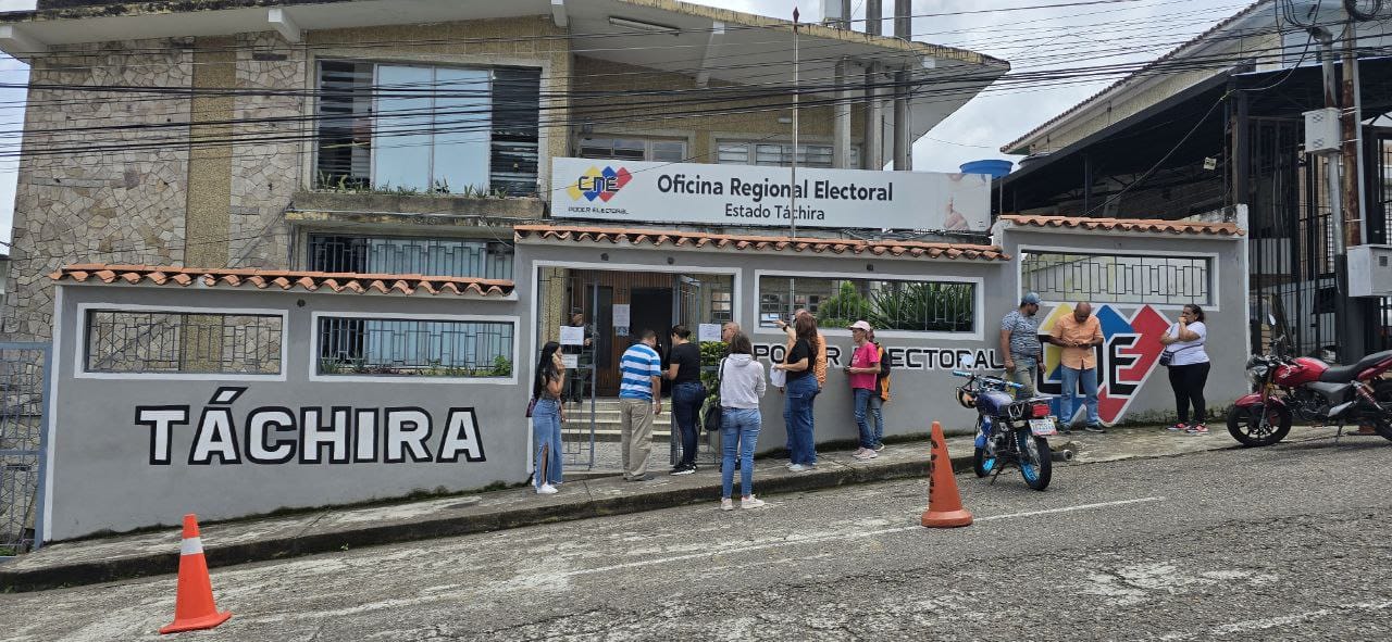 Irregularidades en la instalación de mesas electorales en Táchira