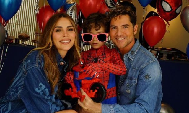 David Bisbal y su familia- Foto Cortesía