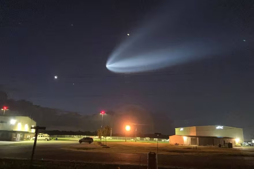 Misterio resuelto: Extraña luz surcó el cielo de Carolina del Norte y revelan lo que ocurrió