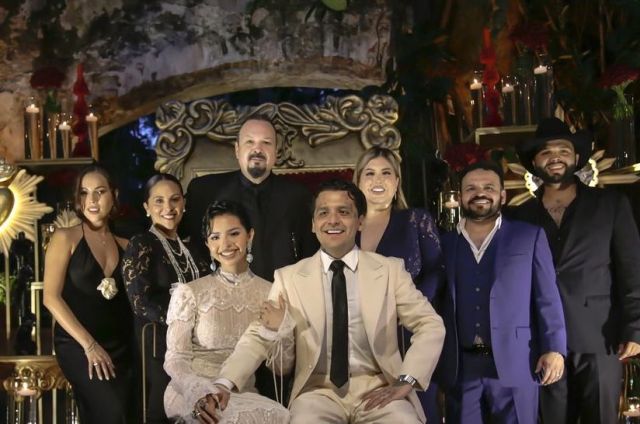 Pepe Aguilar y su familia- Foto Cortesía
