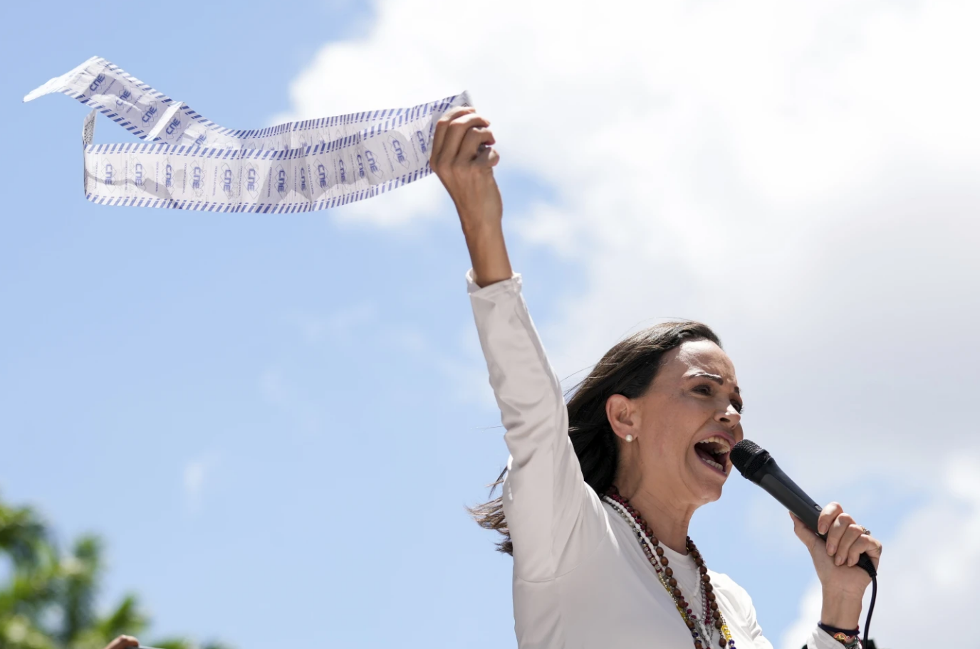 “Maduro se hunde cada día”: María Corina Machado agradeció a países su repudio a orden de aprehensión contra Edmundo González