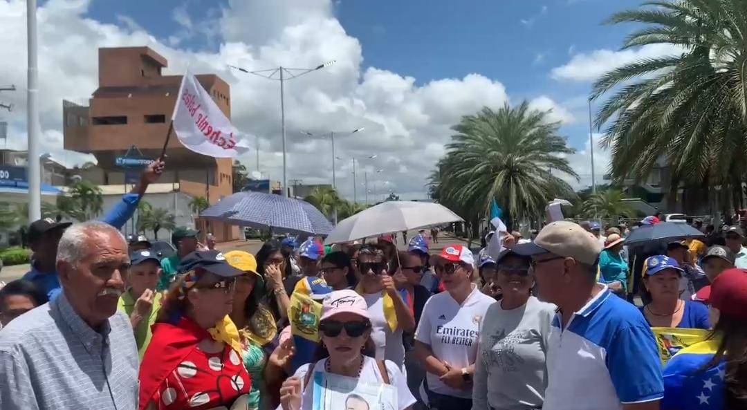 Habitantes de Anaco y El Tigre se sumaron a protesta convocada por María Corina Machado