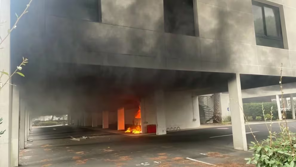 Atentado contra una sinagoga en Francia deja un policía herido