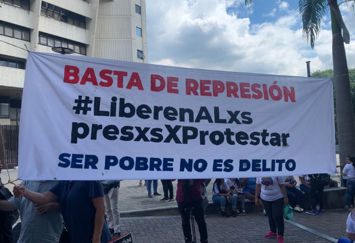 “¡Ni terroristas ni delincuentes, nuestros muchachos son inocentes!”, clamaron madres ante el TSJ (VIDEO)